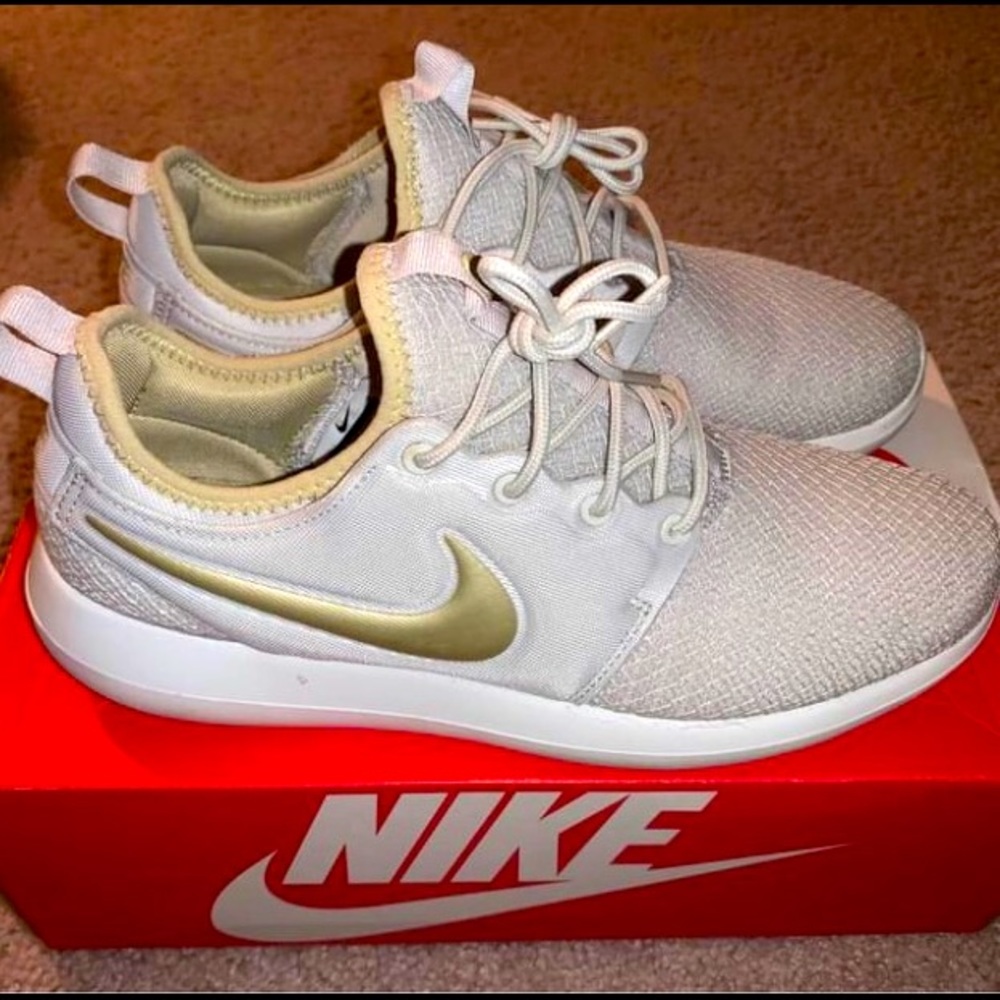 Nike Women’s Roshe Two SOLD